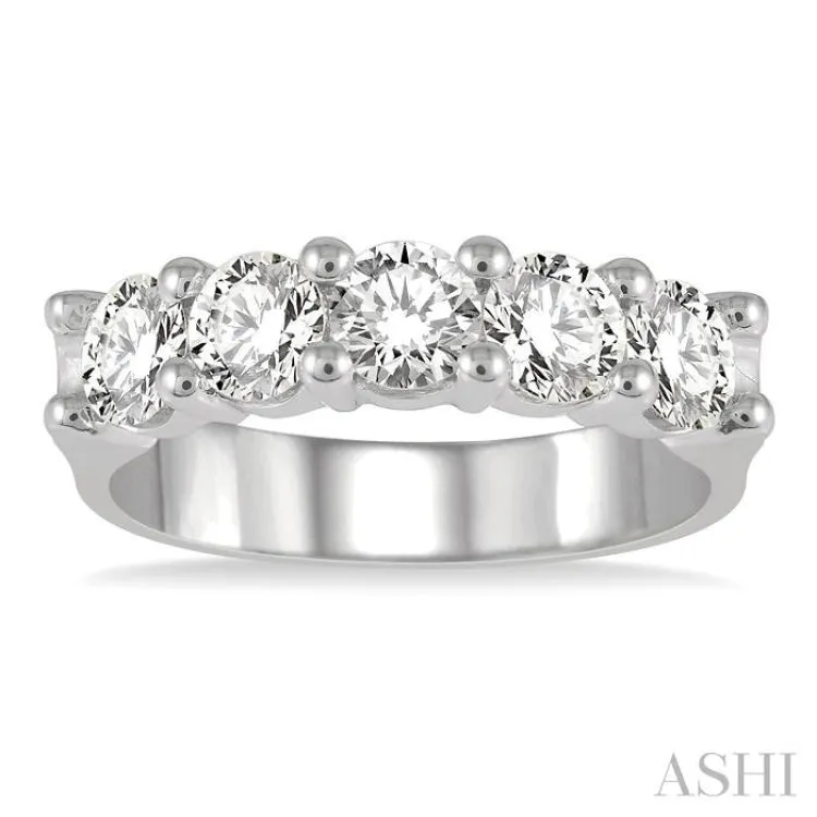 1 1/2 ctw 5 Stone Round Cut Diamond Wedding Band in 14K White Gold