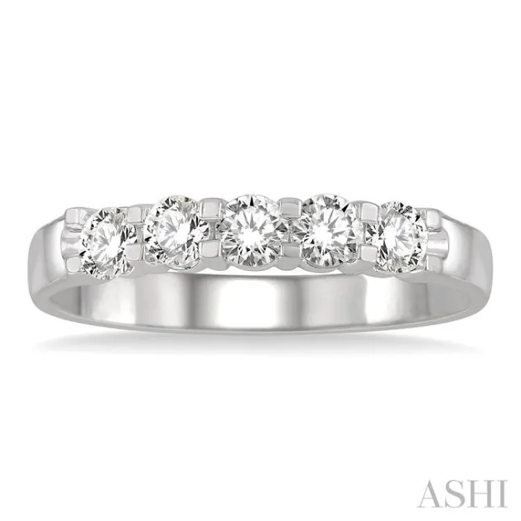 1/2 ctw 5 Stone Round Cut Diamond Wedding Band in 14K White Gold