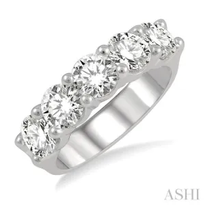 2 1/2 ctw 5 Stone Round Cut Diamond Wedding Band in 14K White Gold