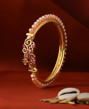 Beautiful and Classy Pearl Bangle