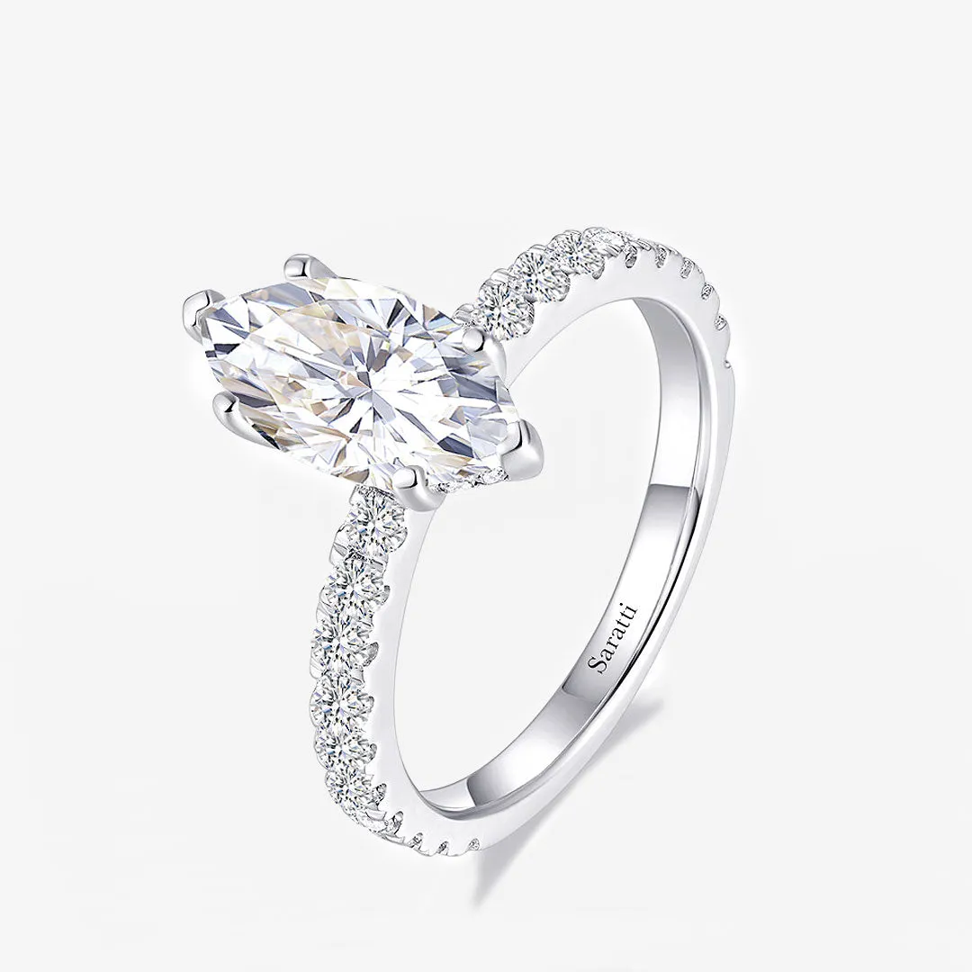 Cortège Blanc Natural Diamond Ring