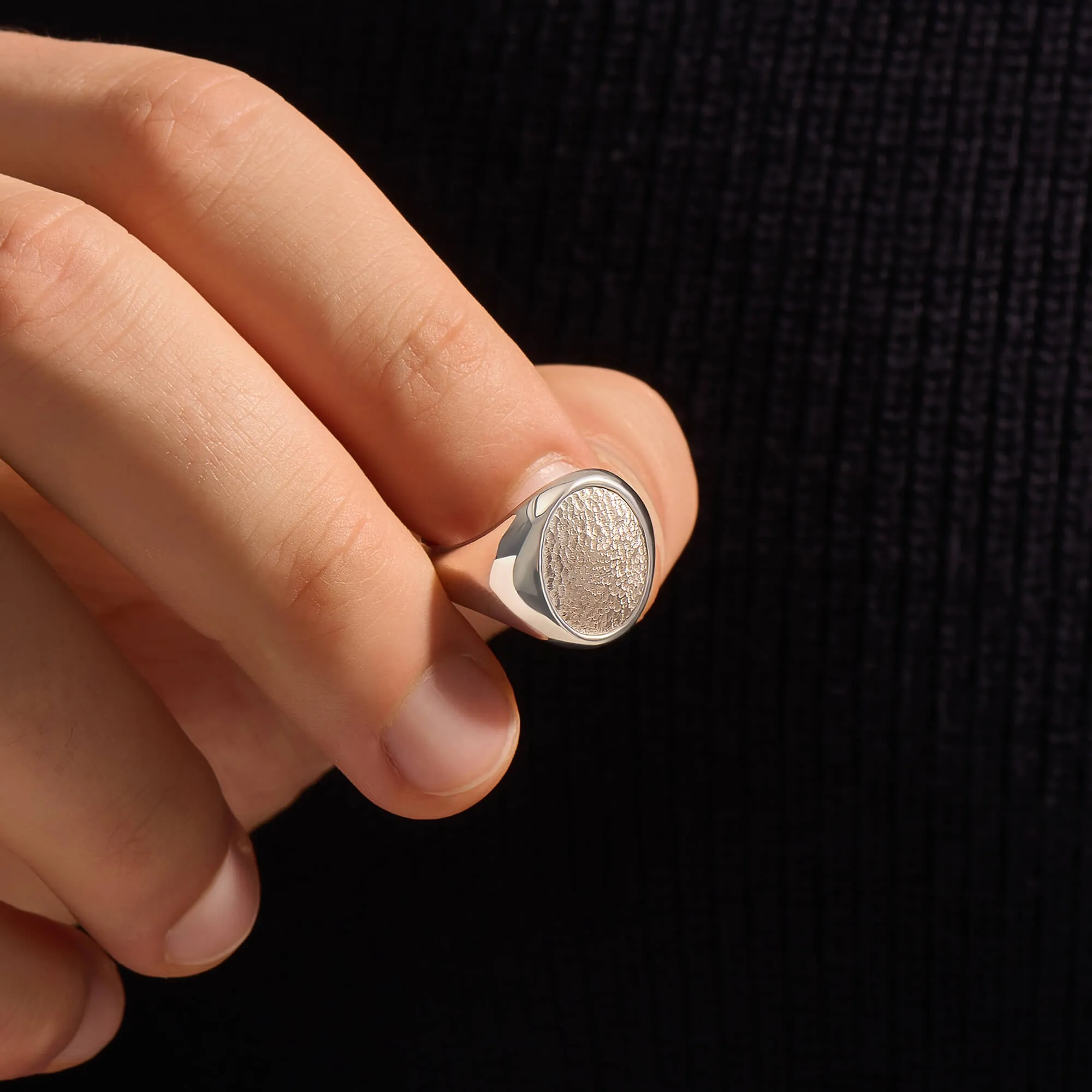 Hammered Oval Signet Ring in Gold