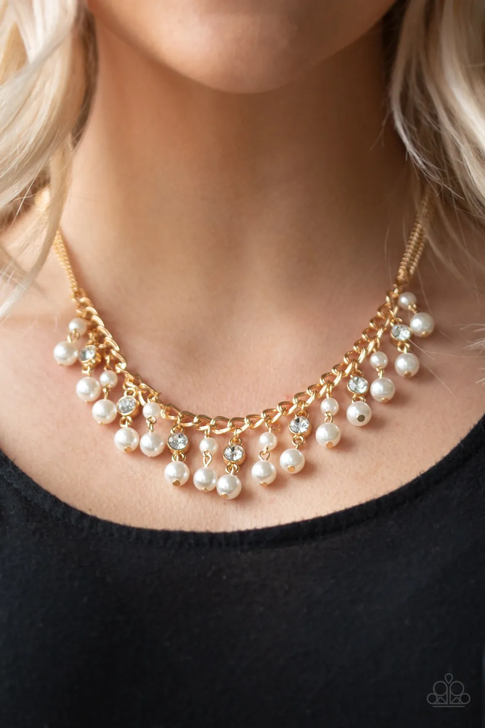 Paparazzi Necklace ~ Regal Refinement - Gold