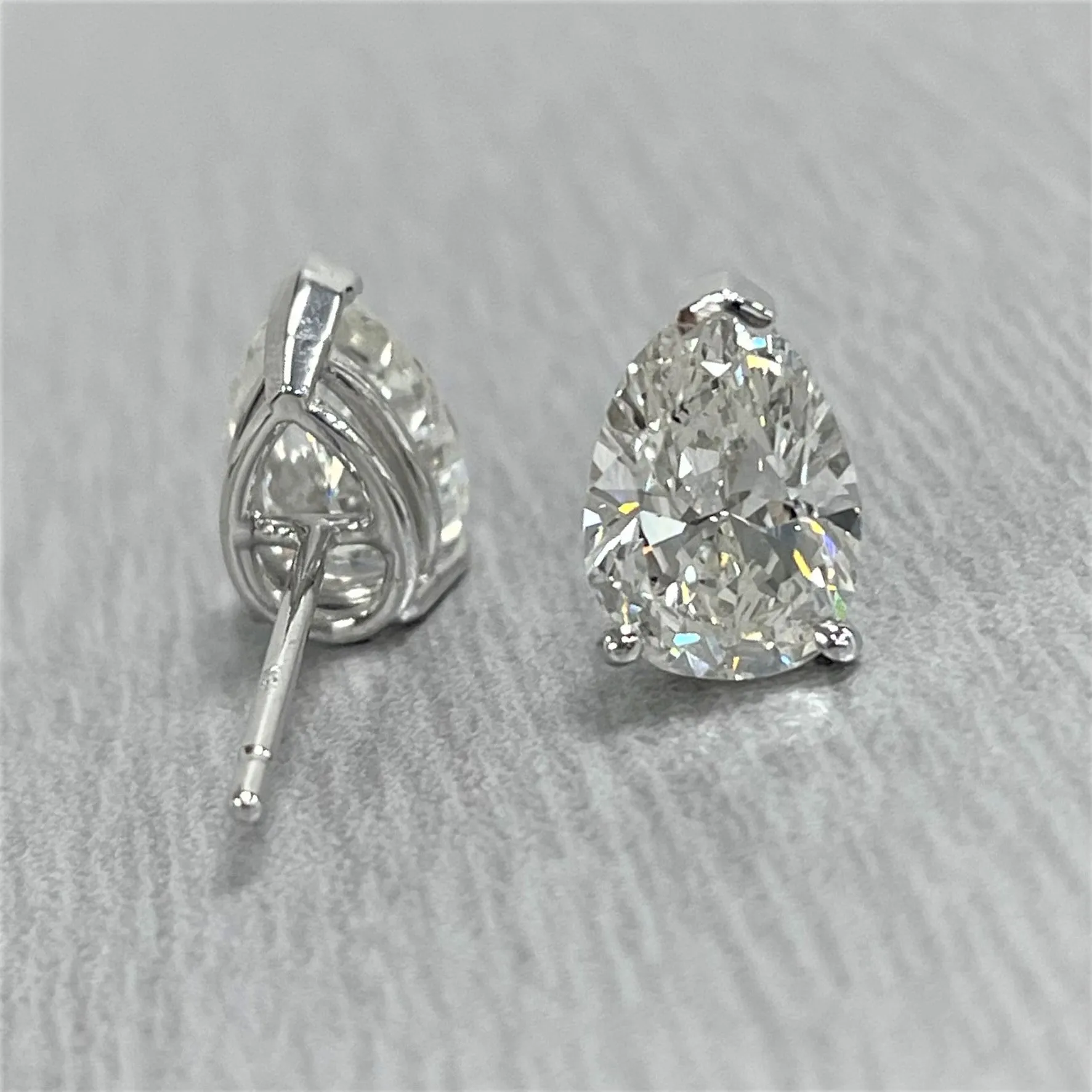 Pear Shape Solitaire Diamond Studs (2.51 ct PS ISI2 GIA Diamonds) in White Gold