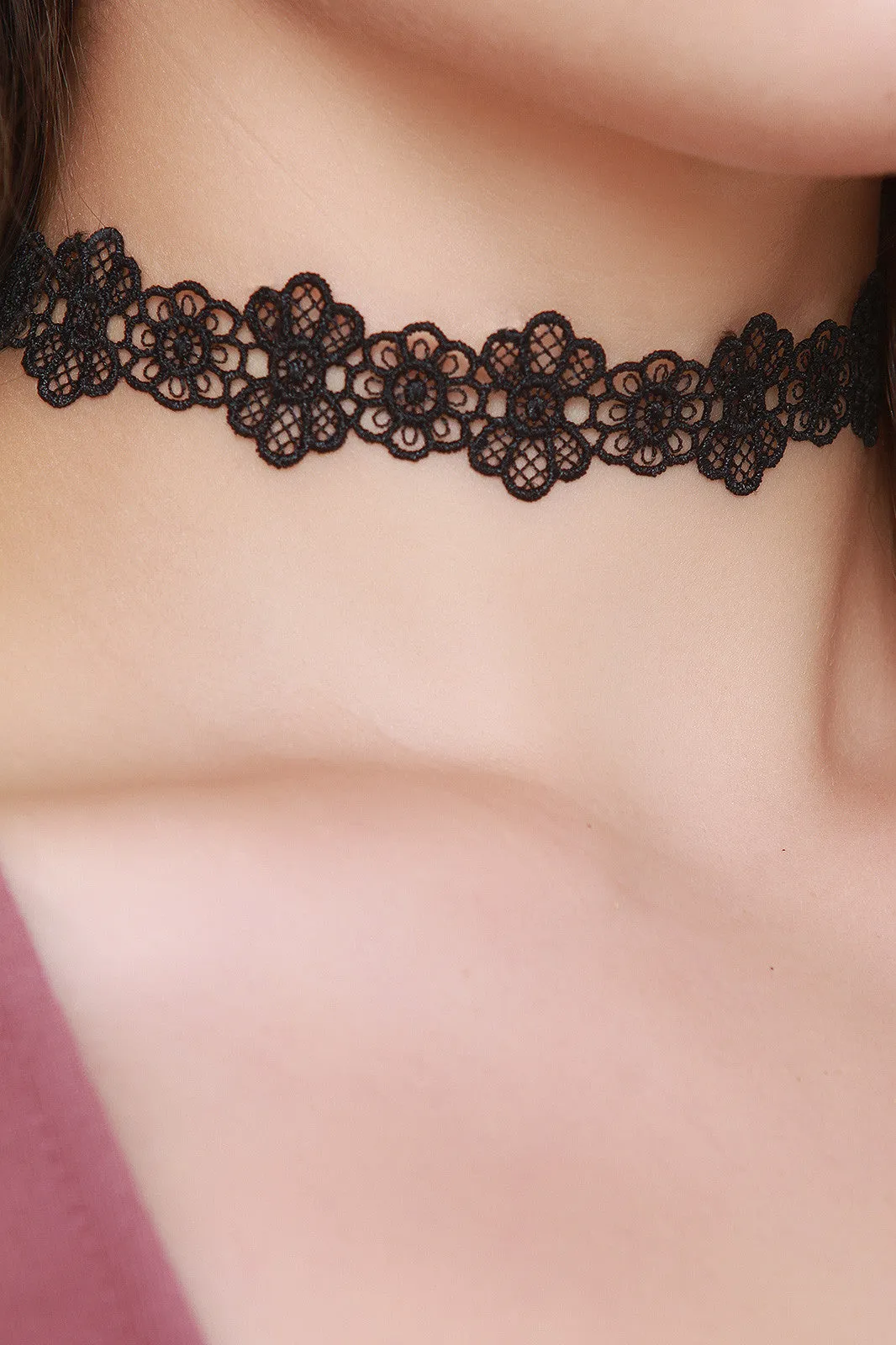 Pocket Full Of Posies Lace Choker