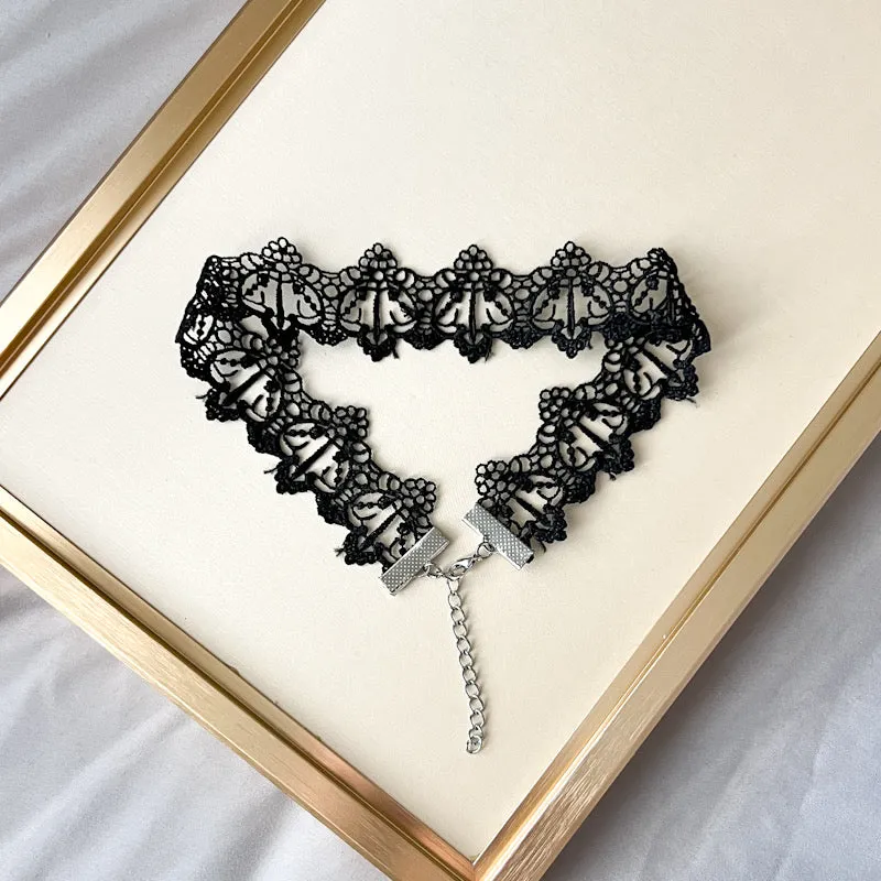 Snow White Lace Choker