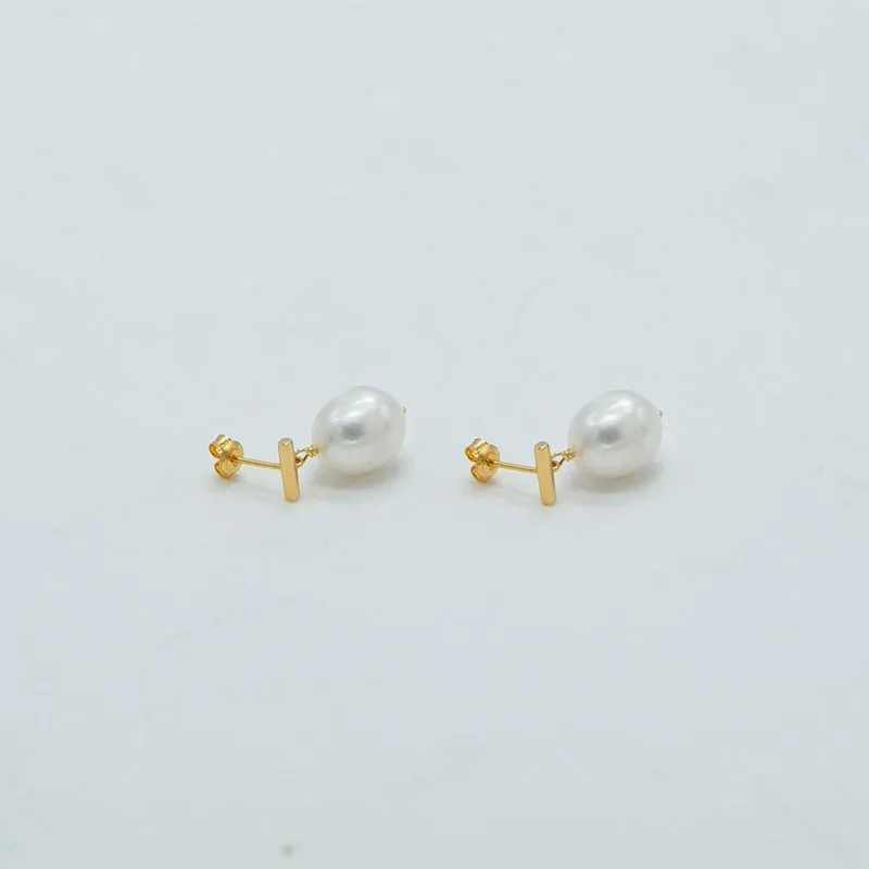 SOPHIE - Drop Pearl Stud - Gold Large