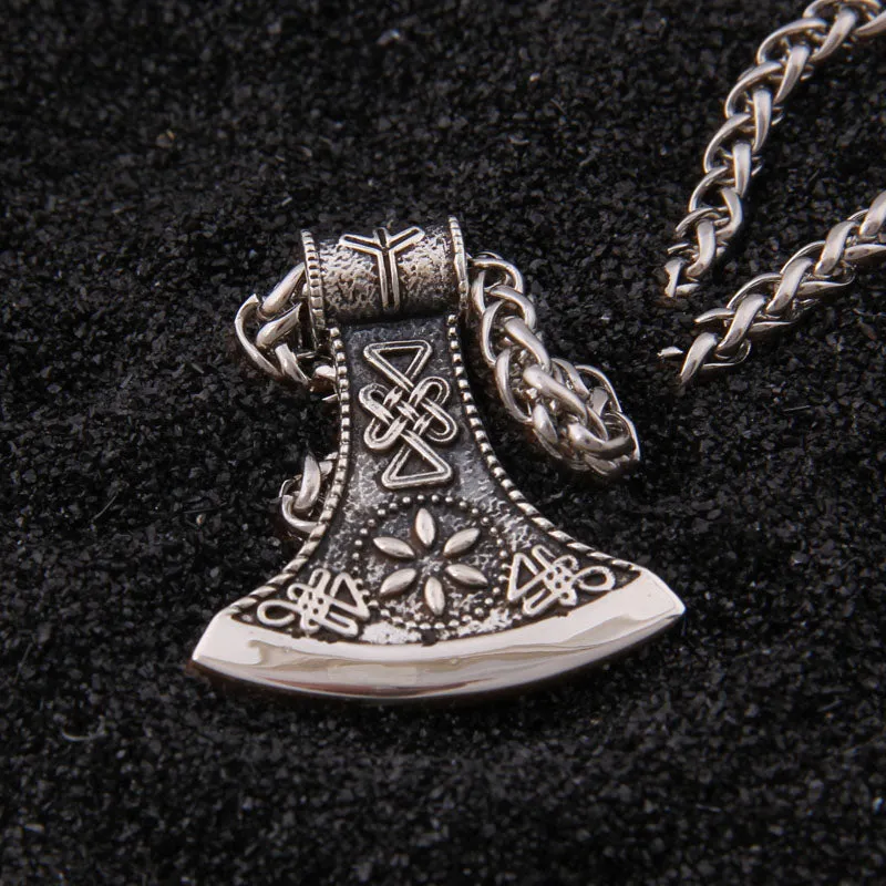 Trendy Silver Axe Pendant Design Men Necklace