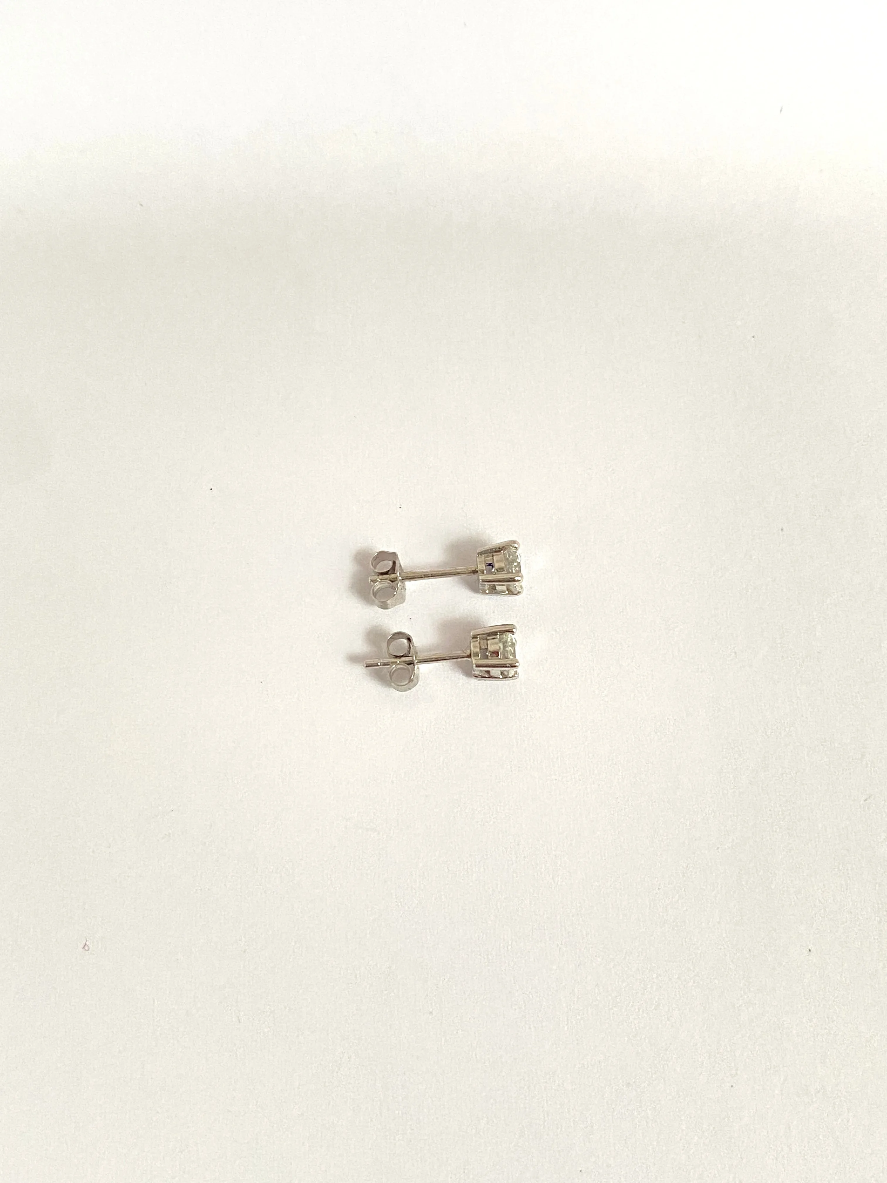 Vintage, 18ct White Gold (0.50ct) Diamond Earring Studs